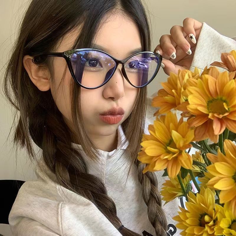 Retro Internet celebrity same style cat eye thin frame glasses for women without makeup and big face to look slimmer, can be equipped with myopia anti-blue light eye frame for men