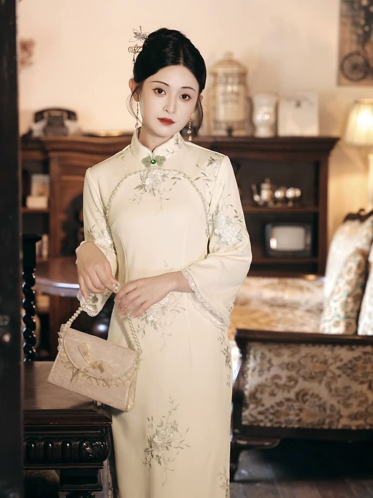 改良旗袍2023新款年輕款高端氣質少女秋季刺繡新中式連衣裙倒大袖