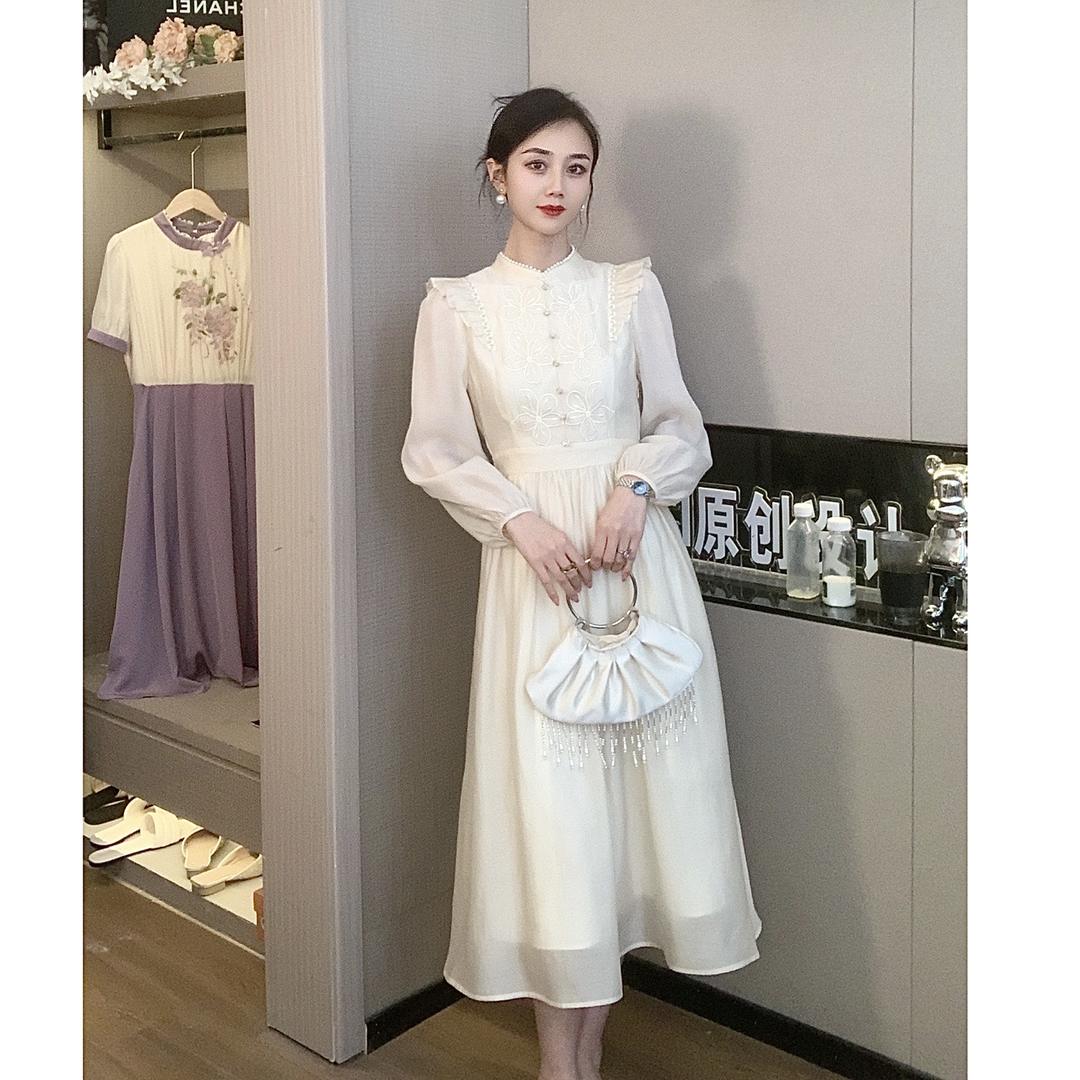 新中式民族风钉珠甜美复古长袖重工刺绣气质连衣裙女秋季新款