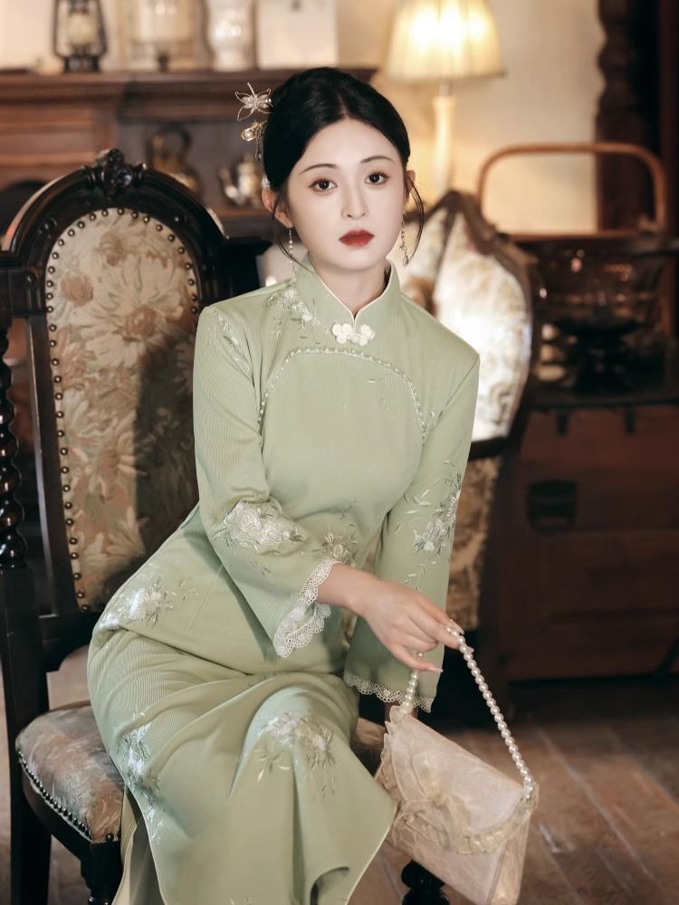 綠色長袖旗袍2023新款改良年輕款高端氣質秋冬季連衣裙女復古日常