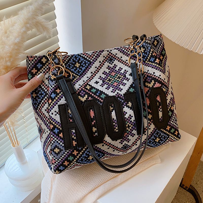 Large-capacity ethnic style canvas bag for women 2023 new internet celebrity popular commuter tote bag ins shoulder handbag