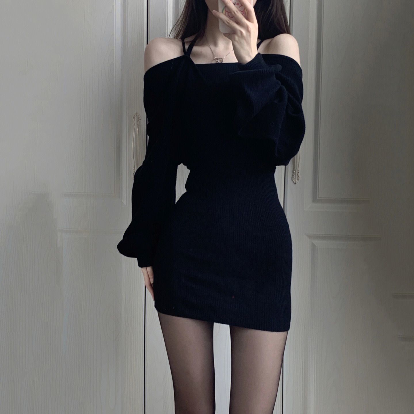 Pure lust hot girl style fake two-piece one-piece off-shoulder autumn and winter long-sleeved dress slimming and hip-hugging short skirt for women