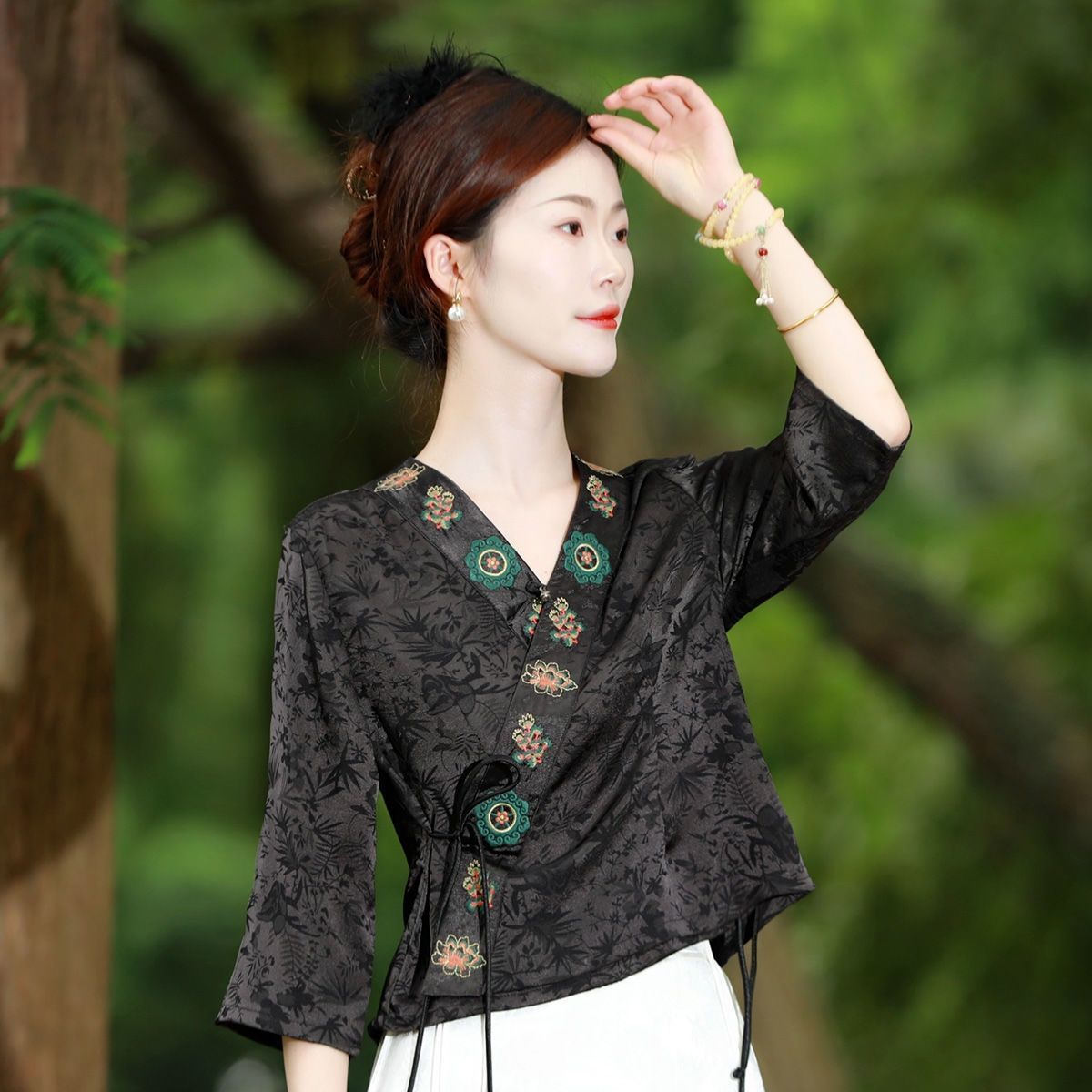 素娘夏季新款女式面料柔软短袖拼接国风气质刺绣民族风开衫短外套