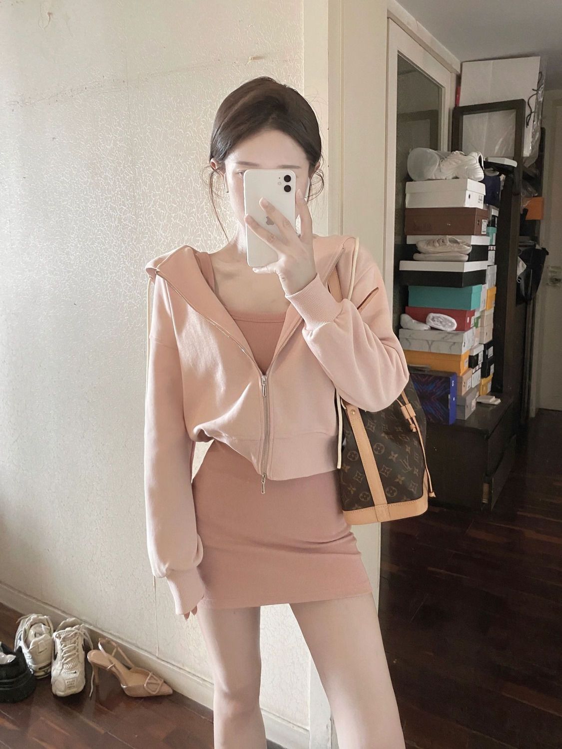 秋季套裝女2023新款法式辣妹風性感修身短款連帽外套吊帶裙兩件套
