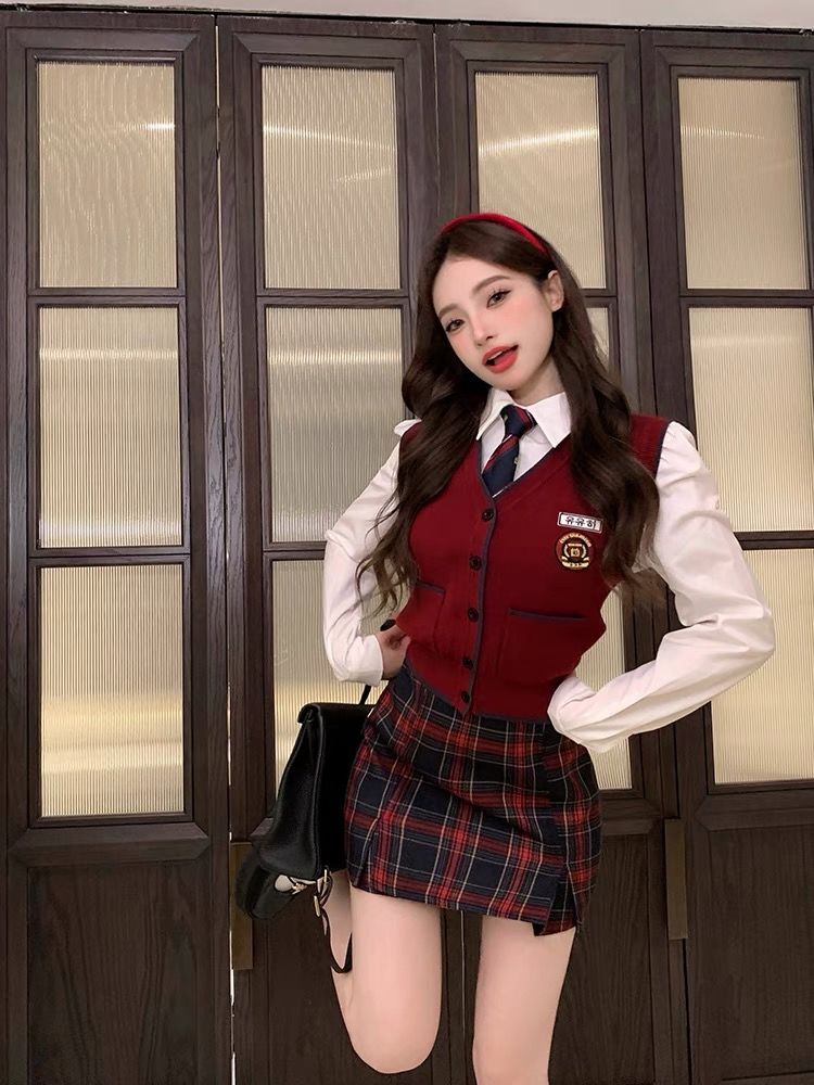 韩系学院风套装红色针织开衫背心长袖衬衫女秋季格子半身裙三件套