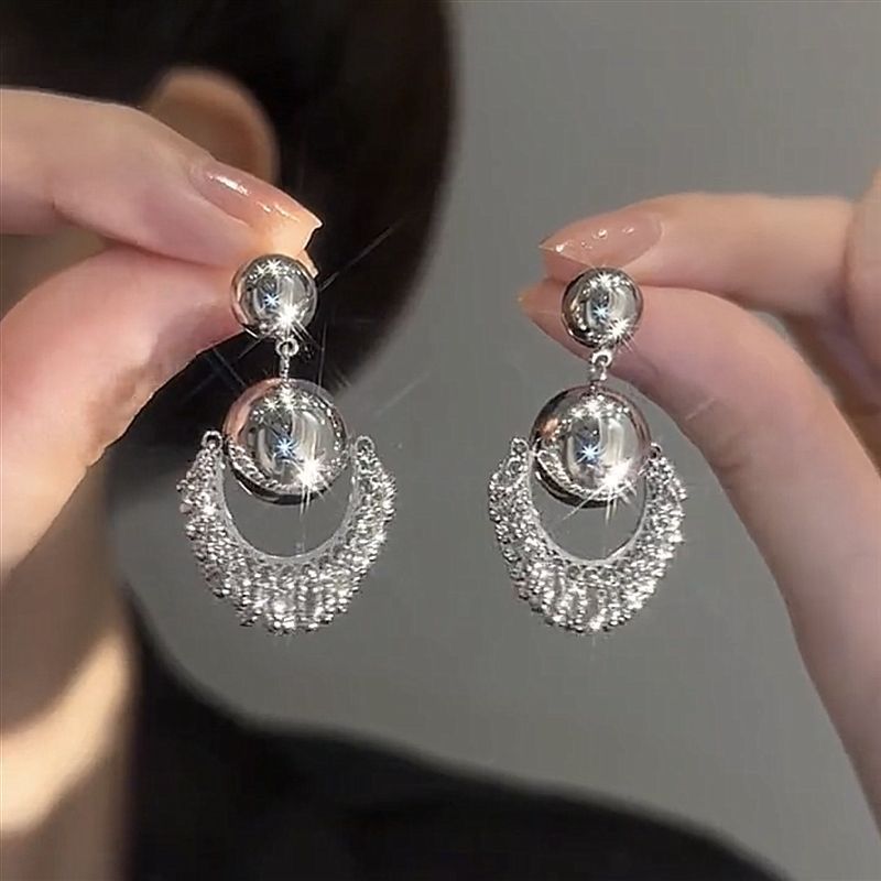 Boucles d'oreilles attrape-rêves à pompons en argent 925, style ethnique, nouveau modèle 2025. Design unique et boucles d'oreilles haut de gamme et tendance._voghion.com