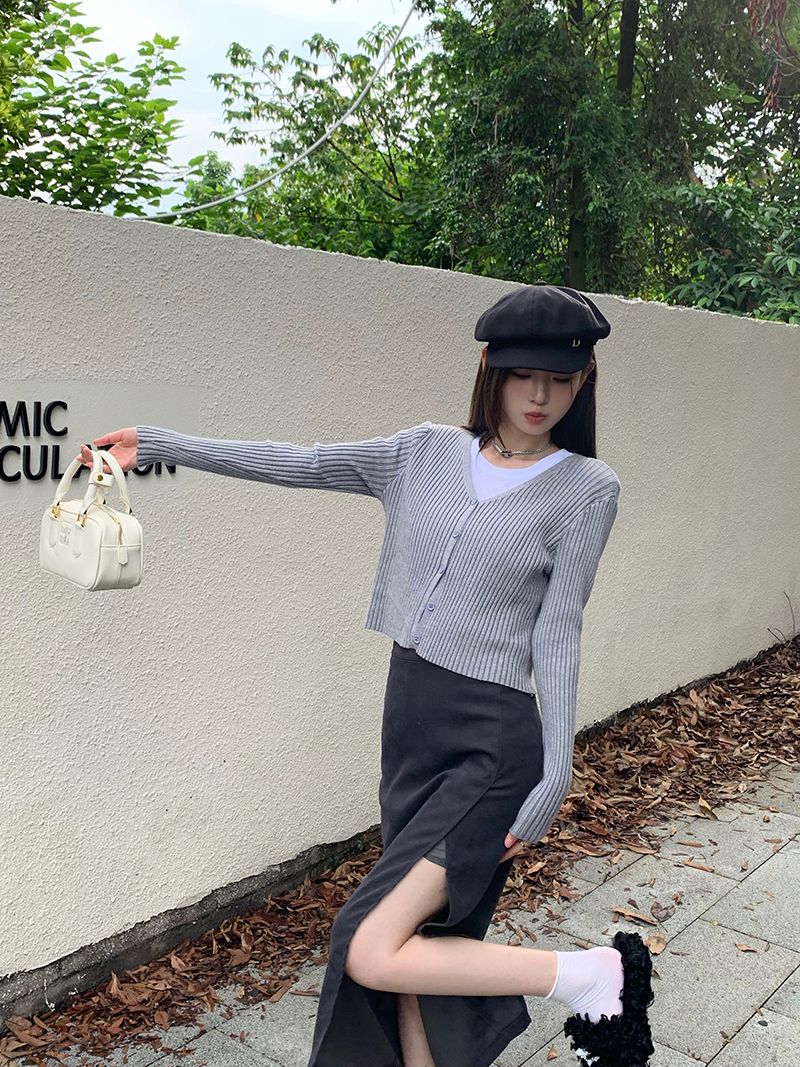 秋季套裝女2023新款韓系甜辣風高級感短款針織開衫內搭開叉半身裙