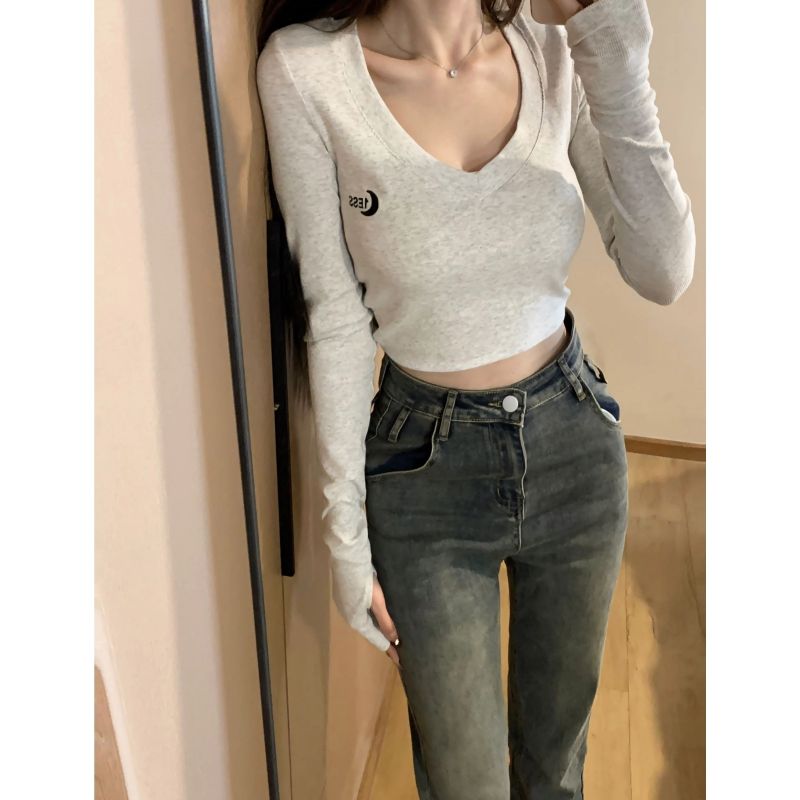純欲風V領長袖t恤女秋冬新款修身顯瘦打底衫刺繡甜辣妹短款上衣潮
