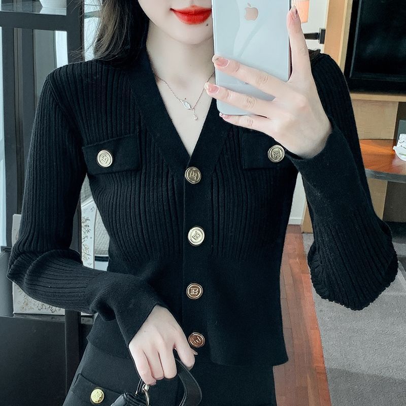 法式小香風V領針織衫女秋季新款修身顯瘦設計感小眾氣質短款開衫