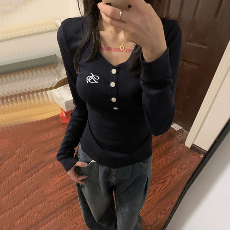 美式復古刺繡紐扣半開領修身長袖t恤女春秋季短款辣妹打底衫上衣