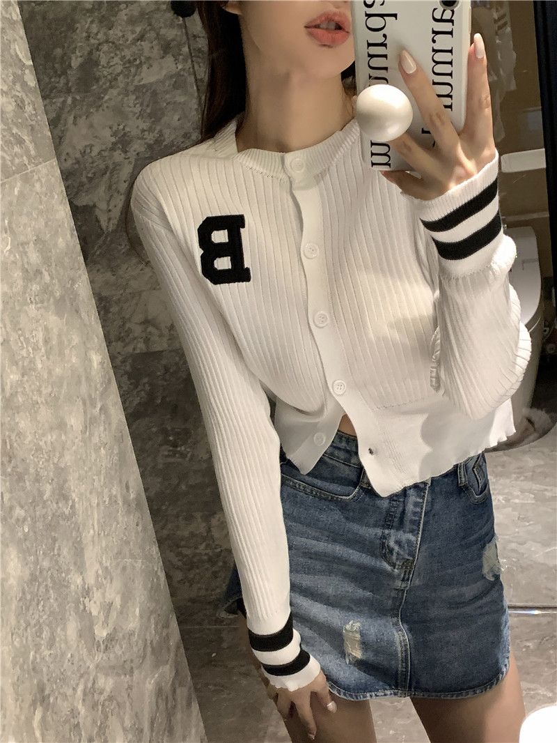 Letter embroidered sweater jacket for women in spring and autumn pure desire design niche unique chic short long-sleeved top