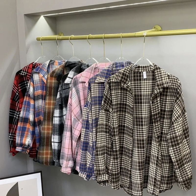 2023 Autumn and Winter New Retro Thickened Brushed Plaid Shirt Women's Loose Literary Style Women's Top Plush Shirt