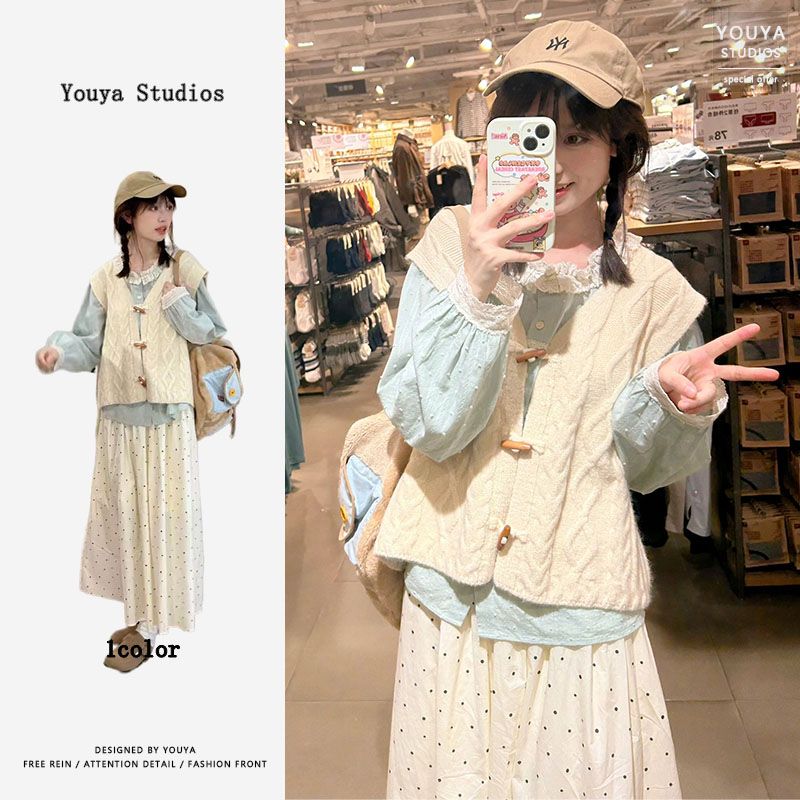 Sweet and cute Japanese college style vest, shirt and skirt three-piece suit for young people with a western style and age-reducing style, early autumn suit