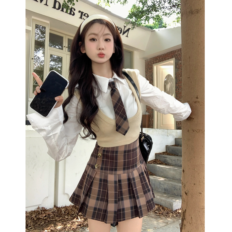 三件套裝女2023新款甜辣學院風短款針織背心POLO領襯衫格子百褶裙