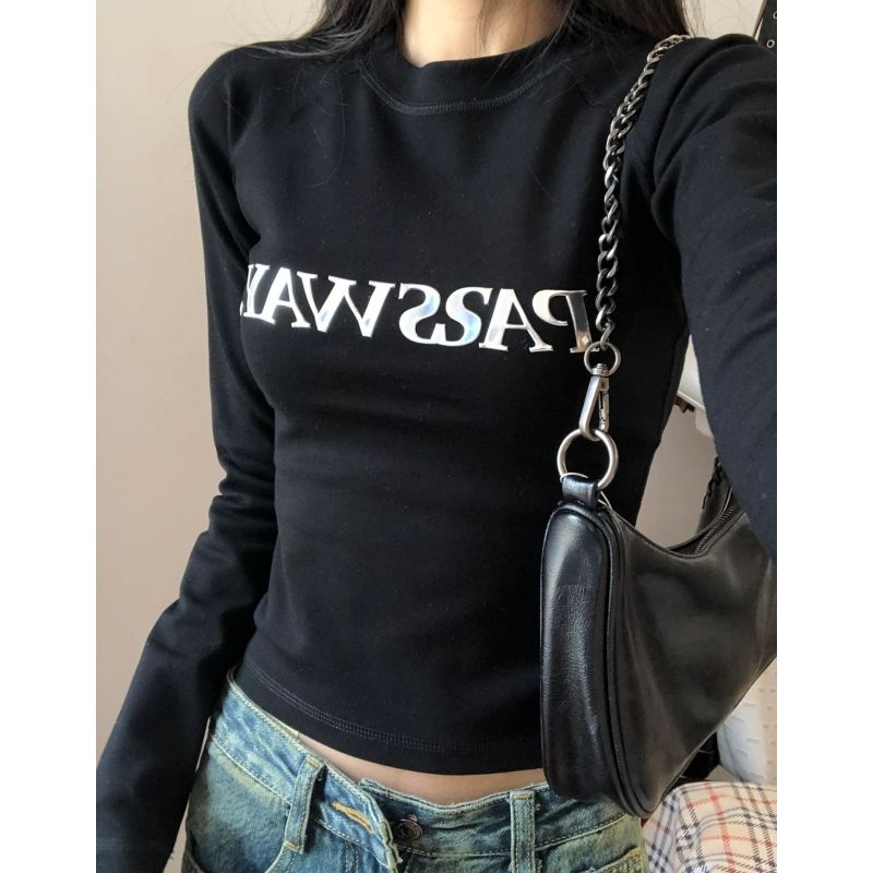 液態金屬字母圓領長袖t恤女秋季新款修身打底衫正肩辣妹短款上衣