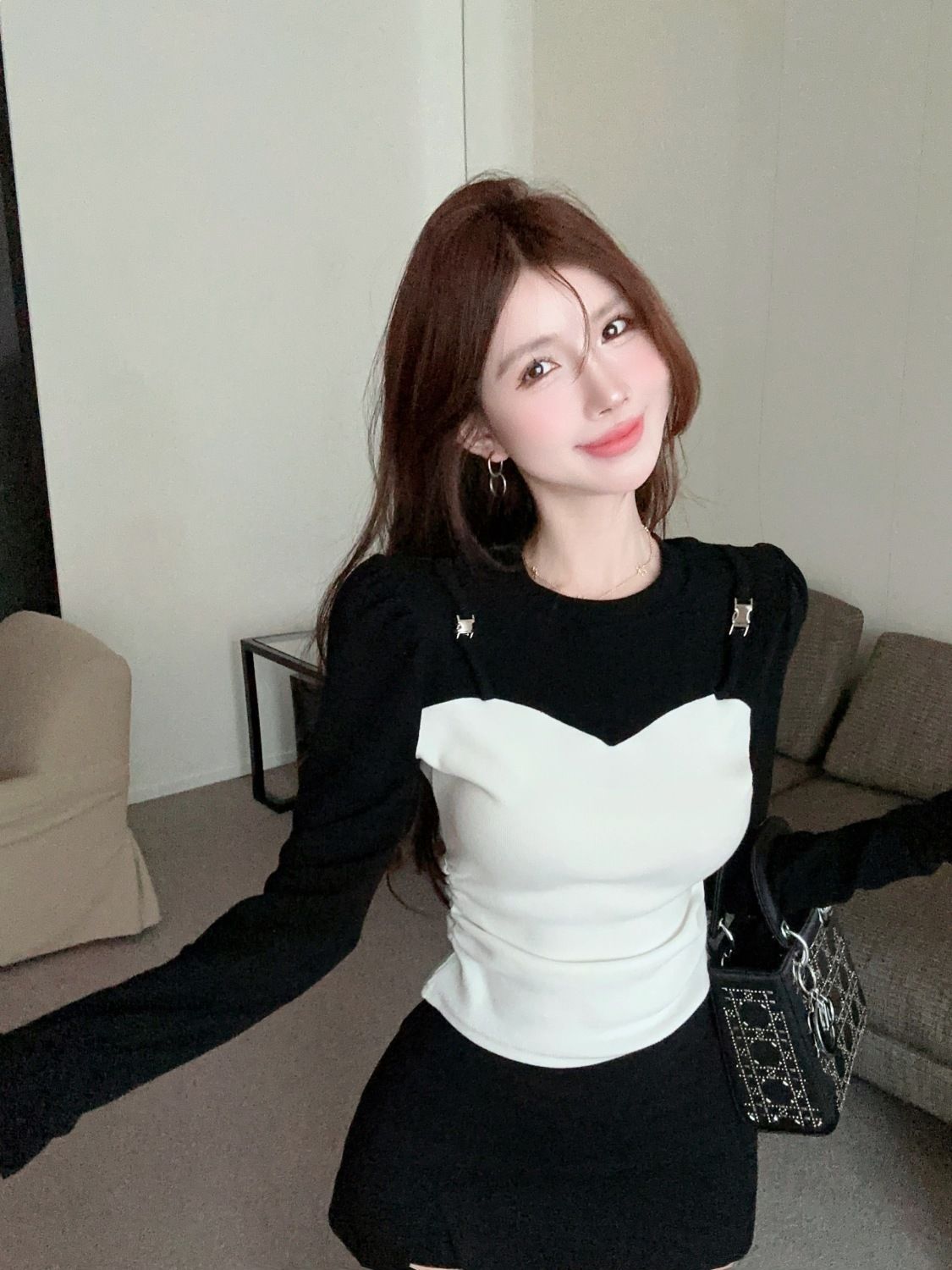 2023秋季顯瘦百搭設計感拼色短款長袖T恤上衣女小眾內搭打底衫