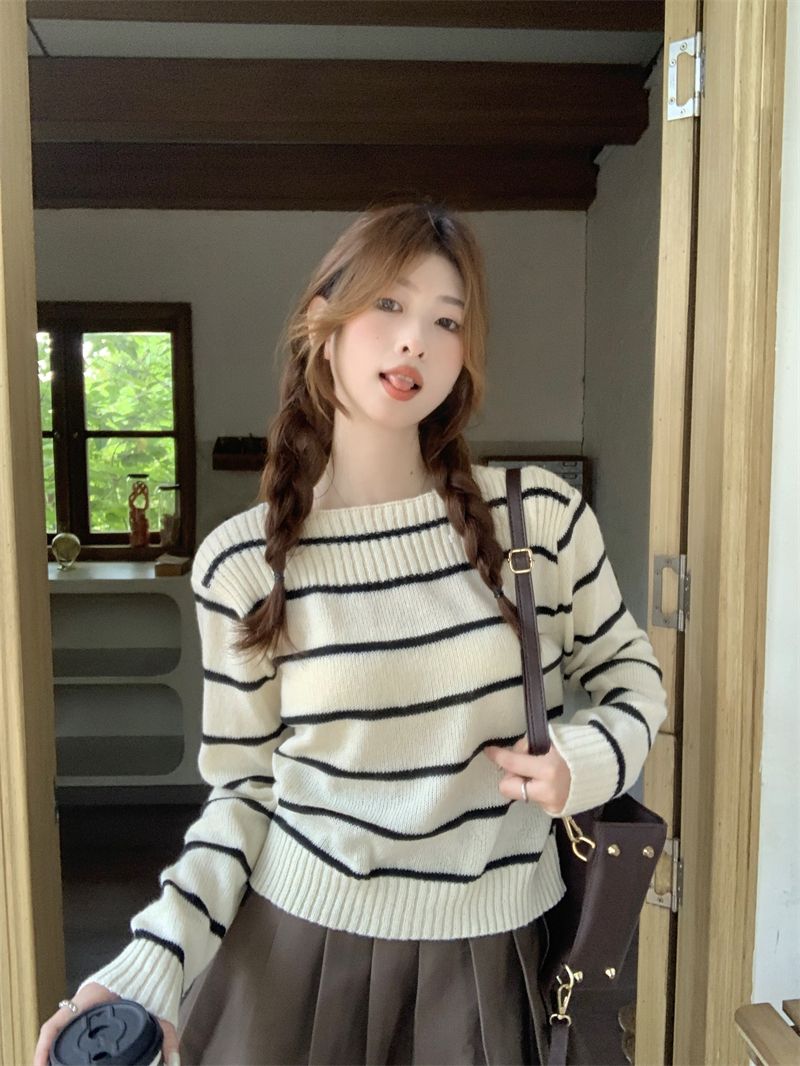 Striped sweater women's autumn  new design pleated round neck contrasting loose slim long-sleeved top