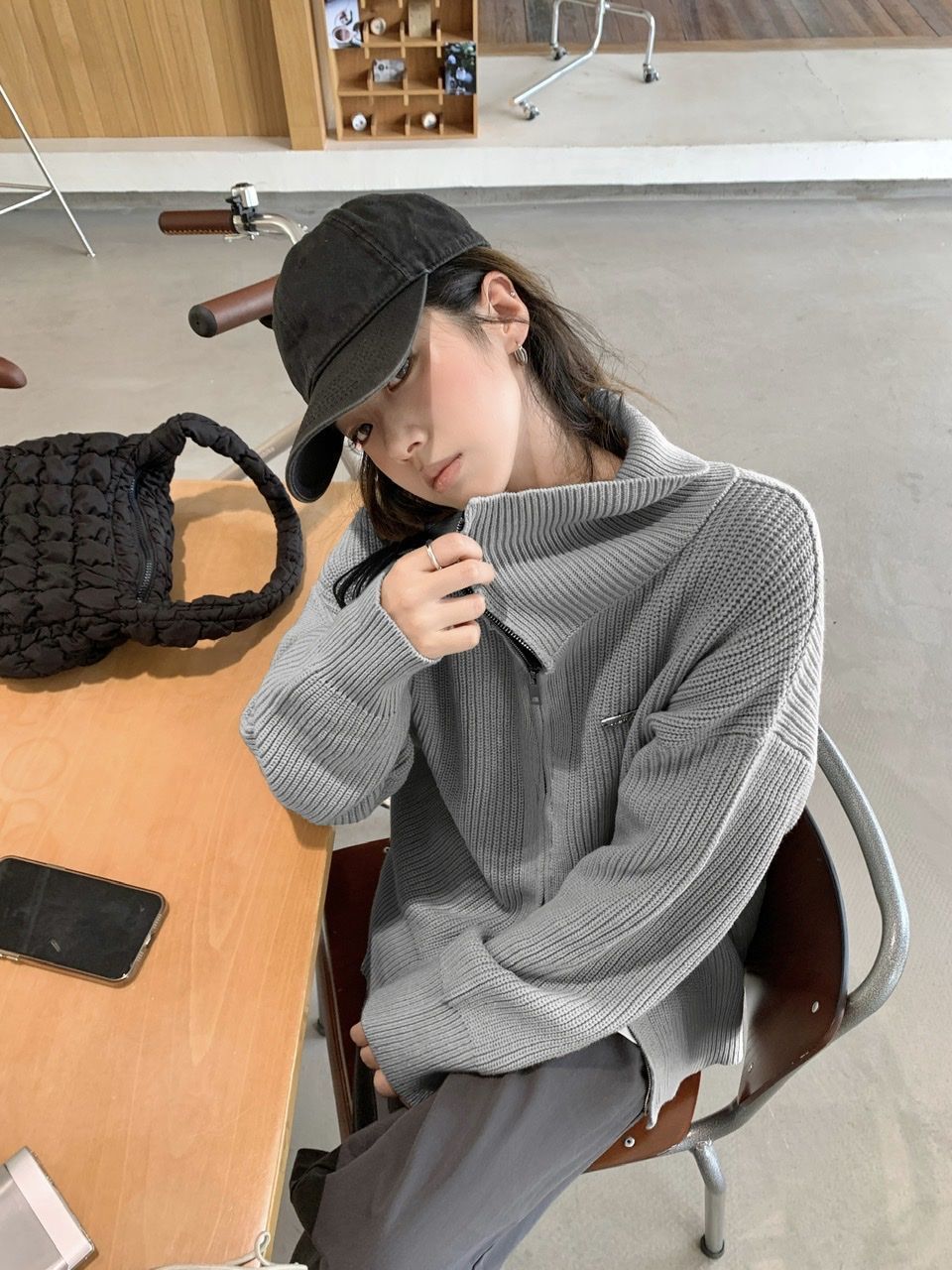 日系慵懶風復古針織開衫上衣秋季2023新款灰色翻領拉鏈毛衣外套女