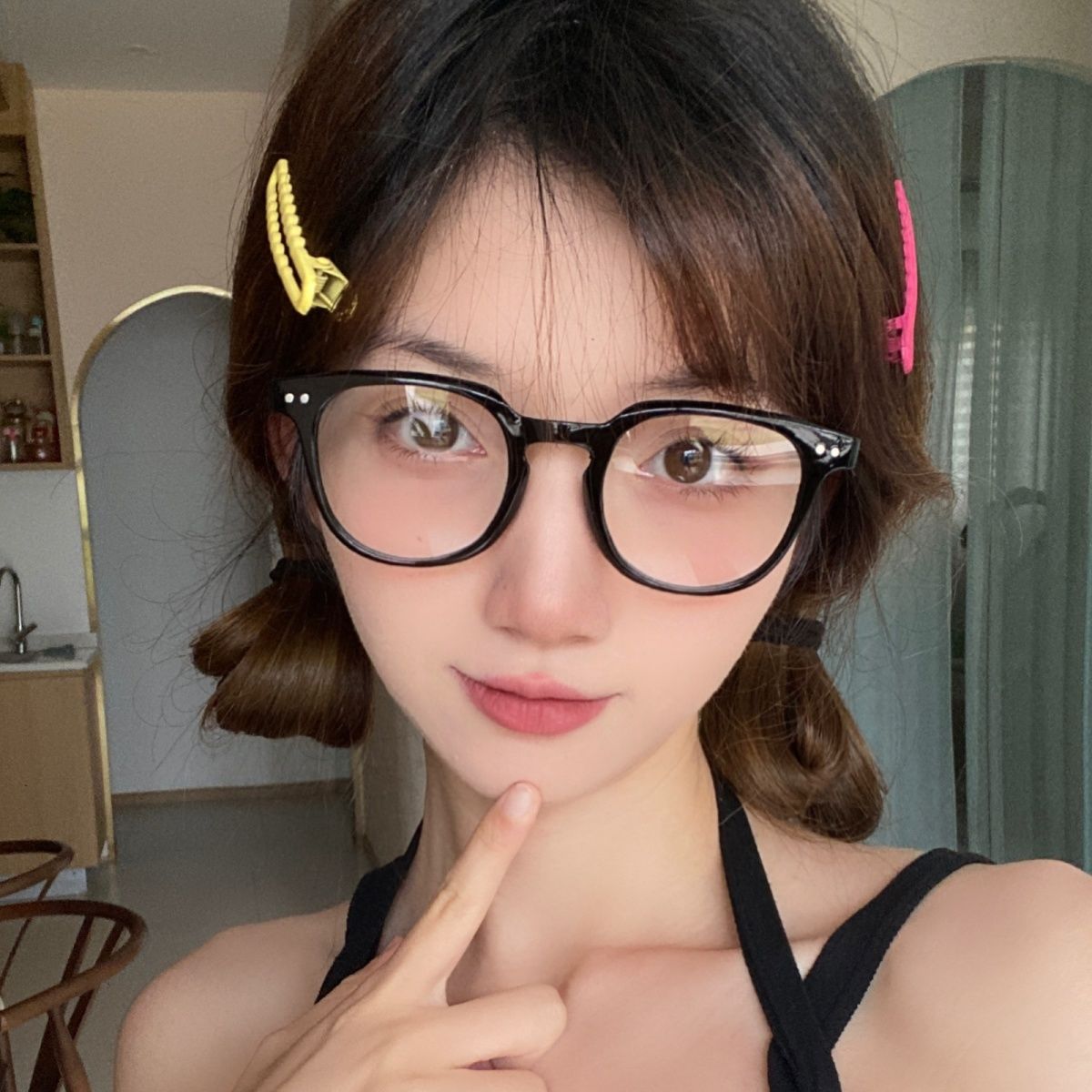 Retro black frame glasses for women, trendy myopia, small square frame, plain makeup artifact, can be matched with high astigmatism eye frames for men