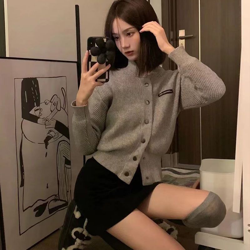 法式短款小個子毛衣外套女秋冬新款寬鬆慵懶風針織開衫設計感上衣