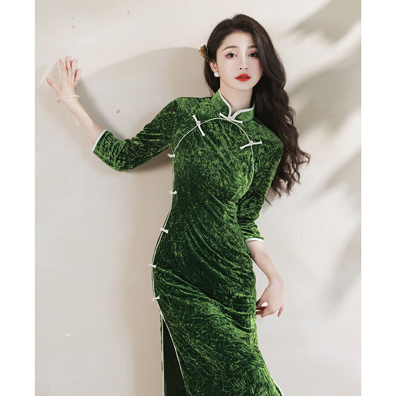 綠色旗袍2023秋冬女中國風金絲絨高級感簡約氣質改良日常走秀演出