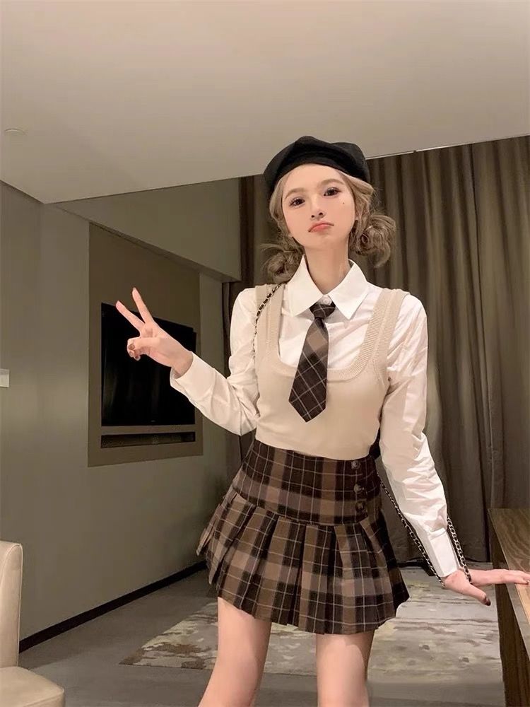 甜辣學院風套裝女2023秋季新款韓系襯衫針織背心格子百褶裙三件套