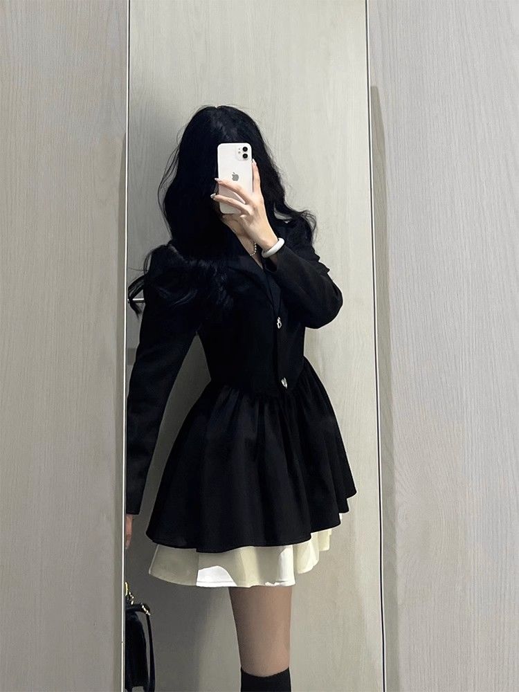 Small French tutu skirt, high-end long-sleeved suit, waist slimming, small fragrant black dress, early autumn style