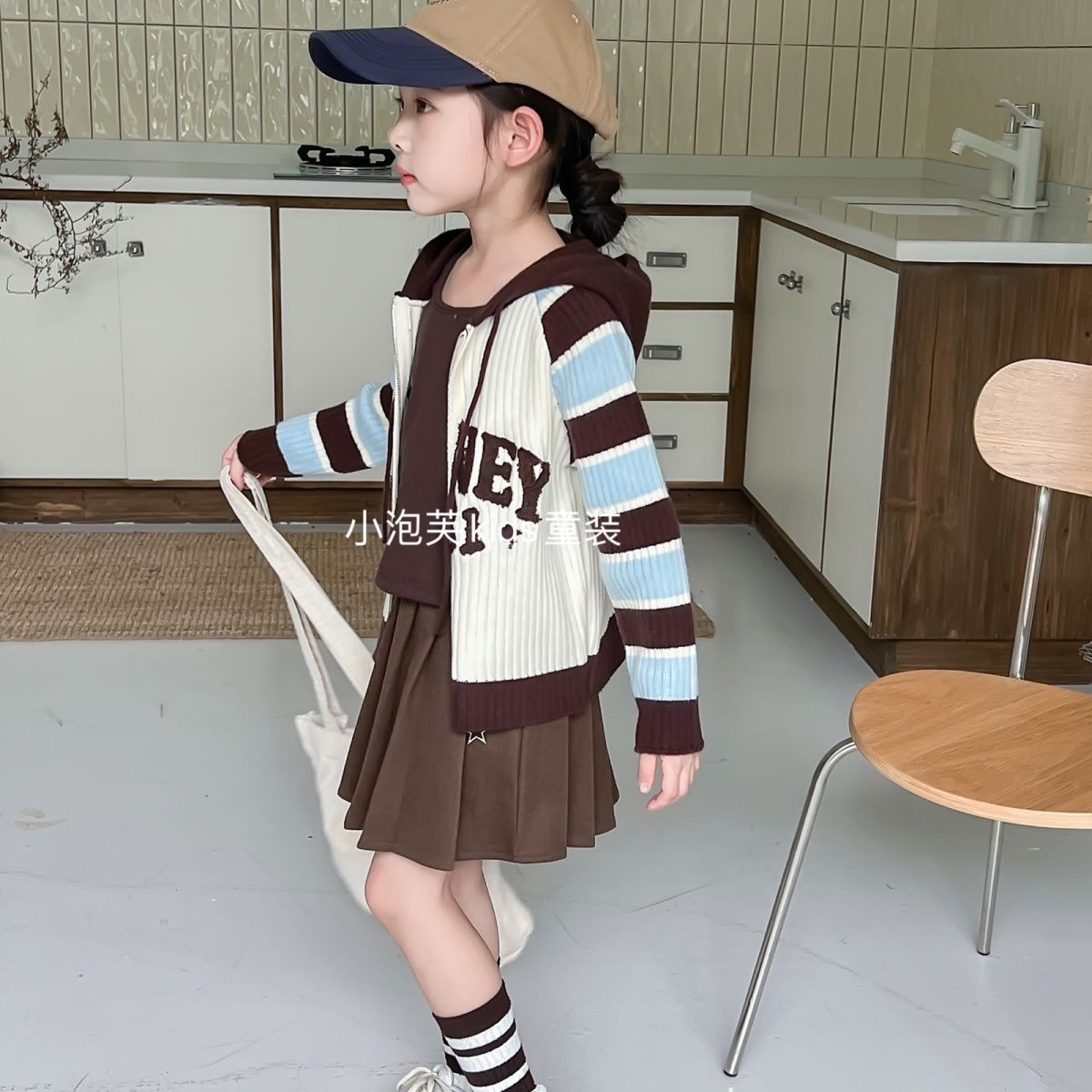 Girls' coats, spring and autumn style outerwear, medium and large children's striped contrasting zipper sweaters, baby autumn clothes, versatile