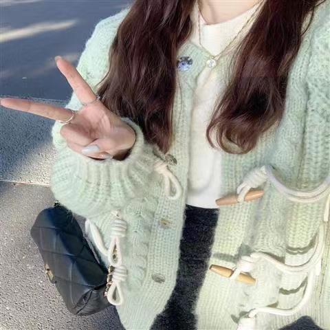韓系甜辣軟妹慵懶風毛衣外套女秋季爆款減齡軟糯牛角扣針織開衫潮