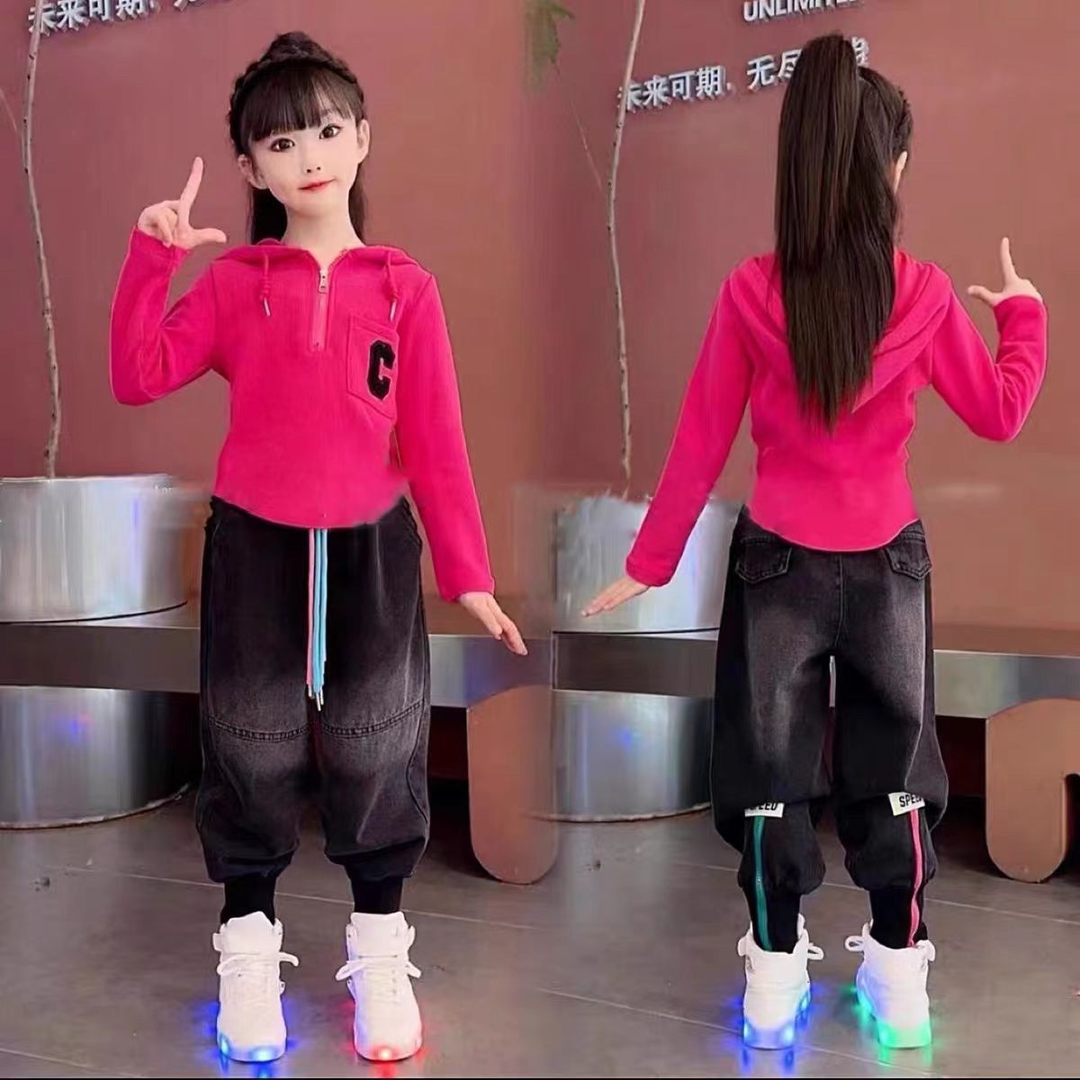 Girls, middle and older children's autumn clothing set 2023 new girls' hooded sweatshirt jeans internet celebrity western style loose two-piece set