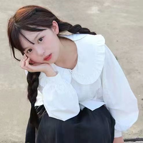 CONGRAZIO新款白色上衣法式復古長袖娃娃領學院風內搭疊穿襯衫女