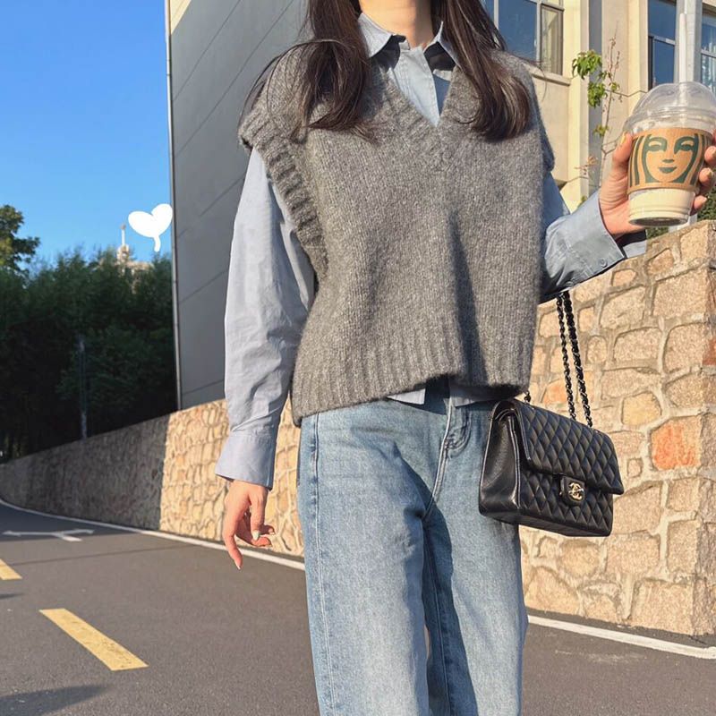 Korean simple v-neck gray short sweater vest knitted vest for women + blue long-sleeved shirt two pieces/set