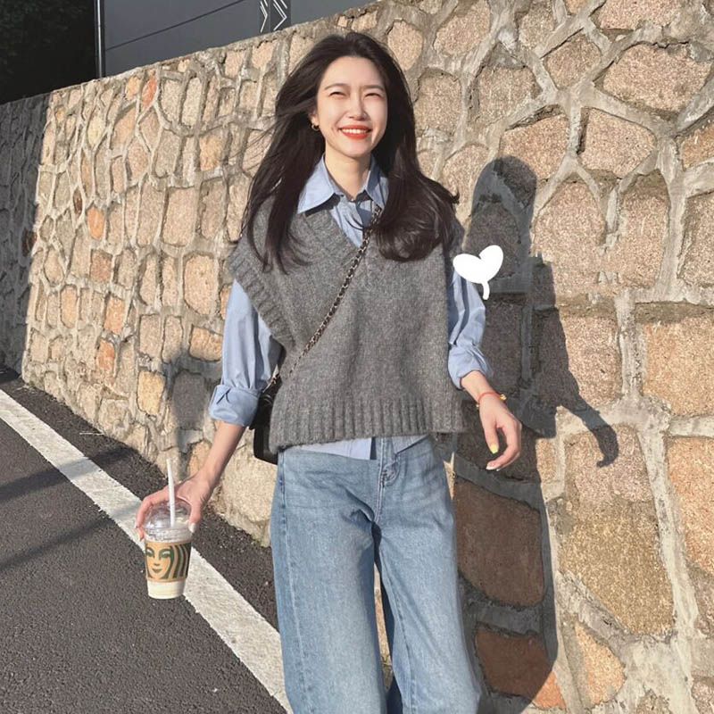 Korean simple v-neck gray short sweater vest knitted vest for women + blue long-sleeved shirt two pieces/set