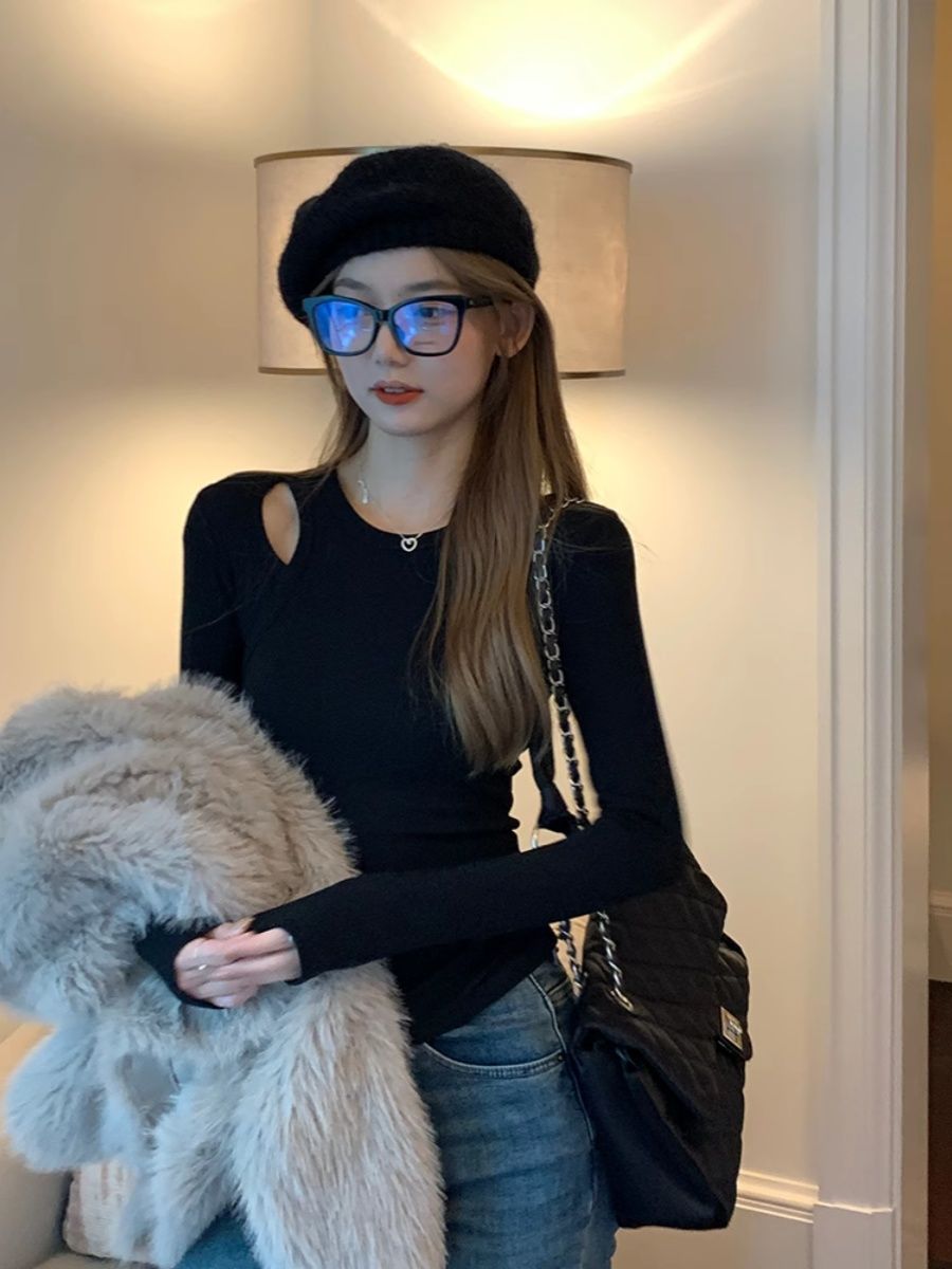 高級感黑色針織打底衫女早秋小心機鏤空設計感修身顯瘦潮流短上衣