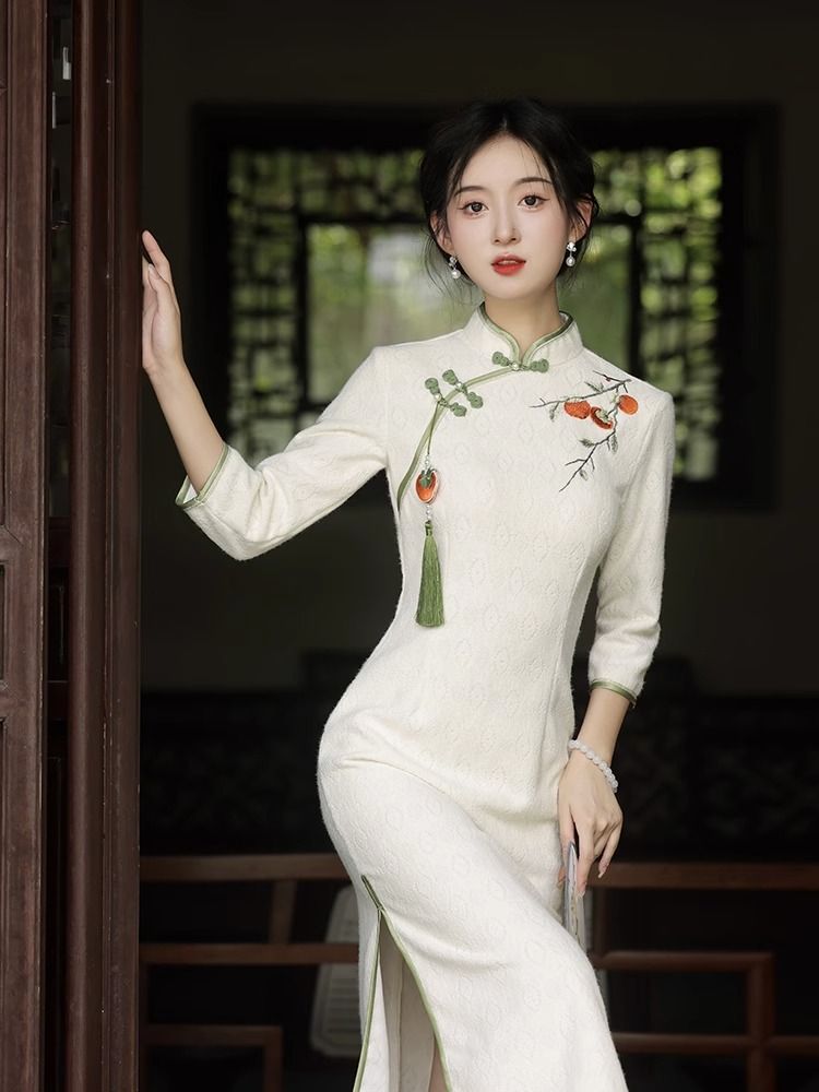 改良旗袍2023新款年輕款氣質高端少女秋冬季長袖新中式繡花連衣裙