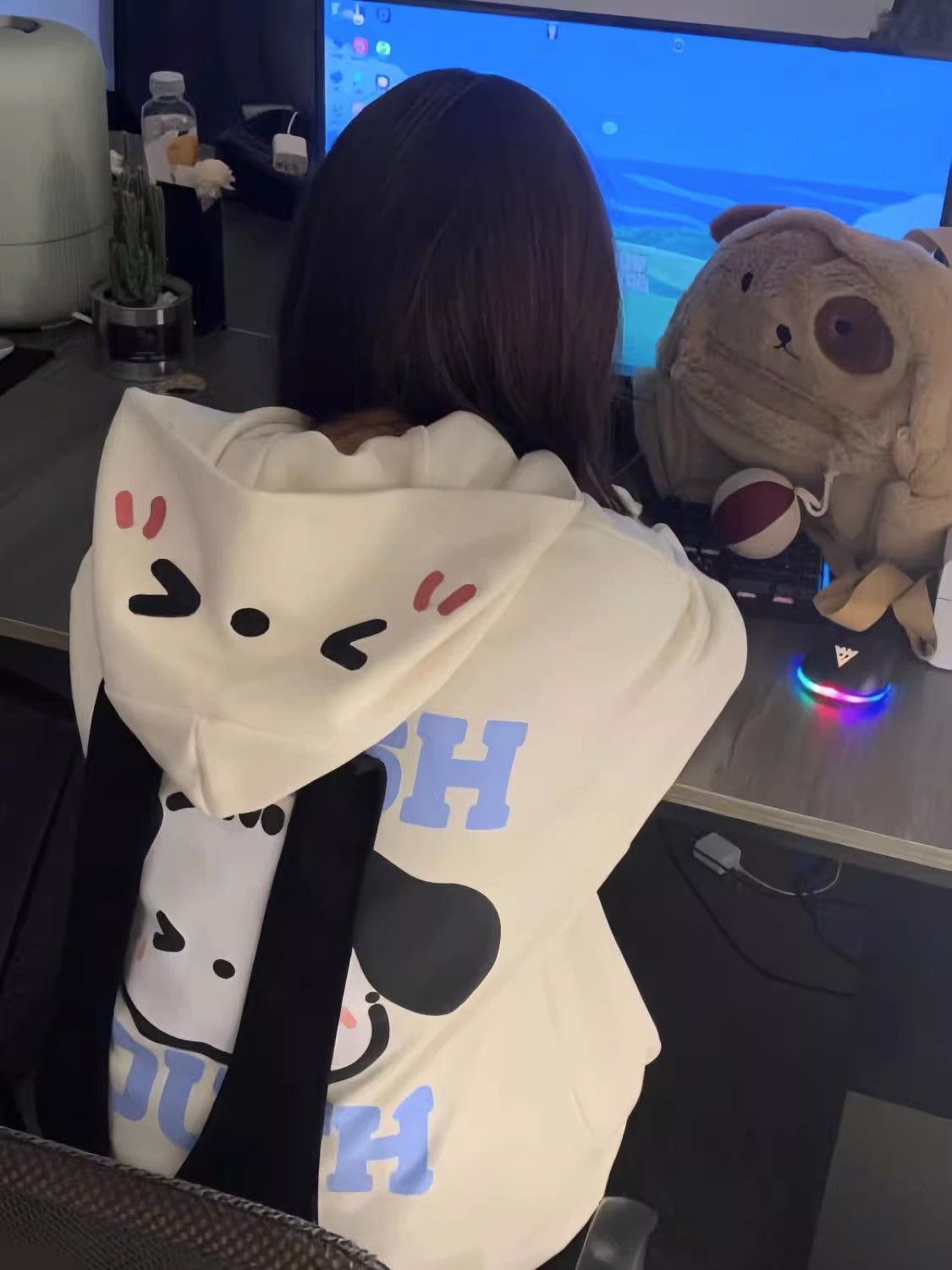 Small cute hooded sweatshirt for women autumn and winter 2023 new long ears puppy design niche cardigan jacket