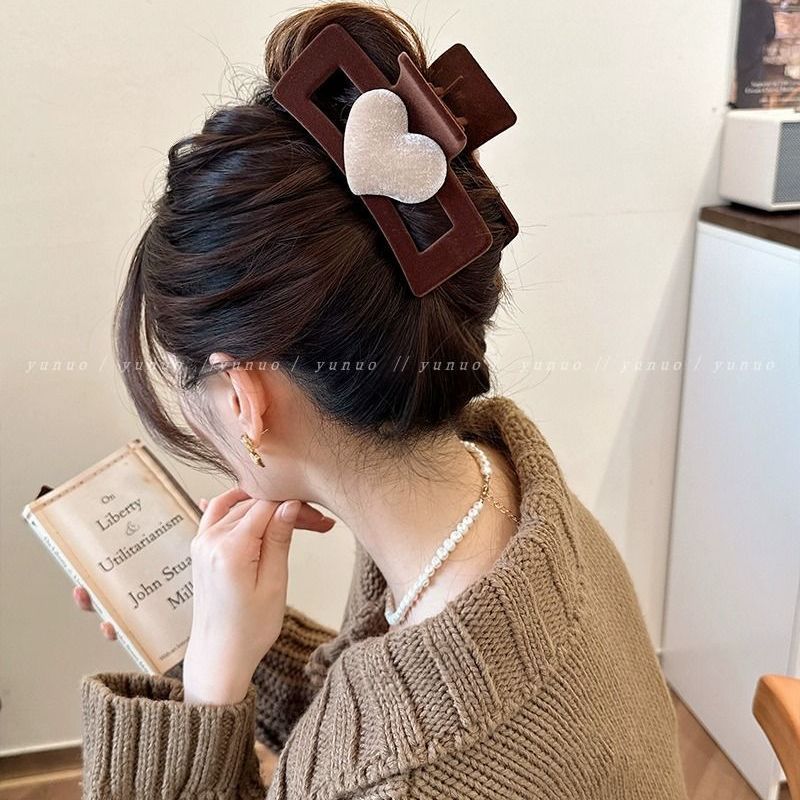 Black velvet love grab clip square high-end shark clip elegant autumn and winter hair clip for women  new style back of the head