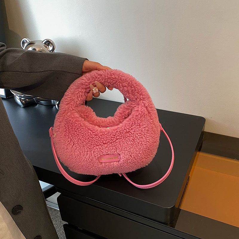 Borsa di peluche semplice, alla moda, di alta qualità, di nicchia, piccola e quadrata, nuova tendenza femminile autunno e inverno 2023, squisita_voghion.com