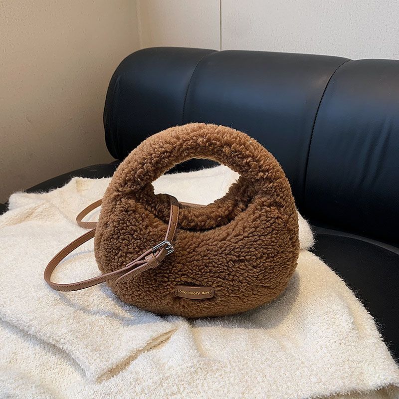 High-End, Nische, kleine, quadratische, modische, einfache Plüschtasche, neuer Herbst- und Wintertrend 2023 für Damen, exquisit_voghion.com