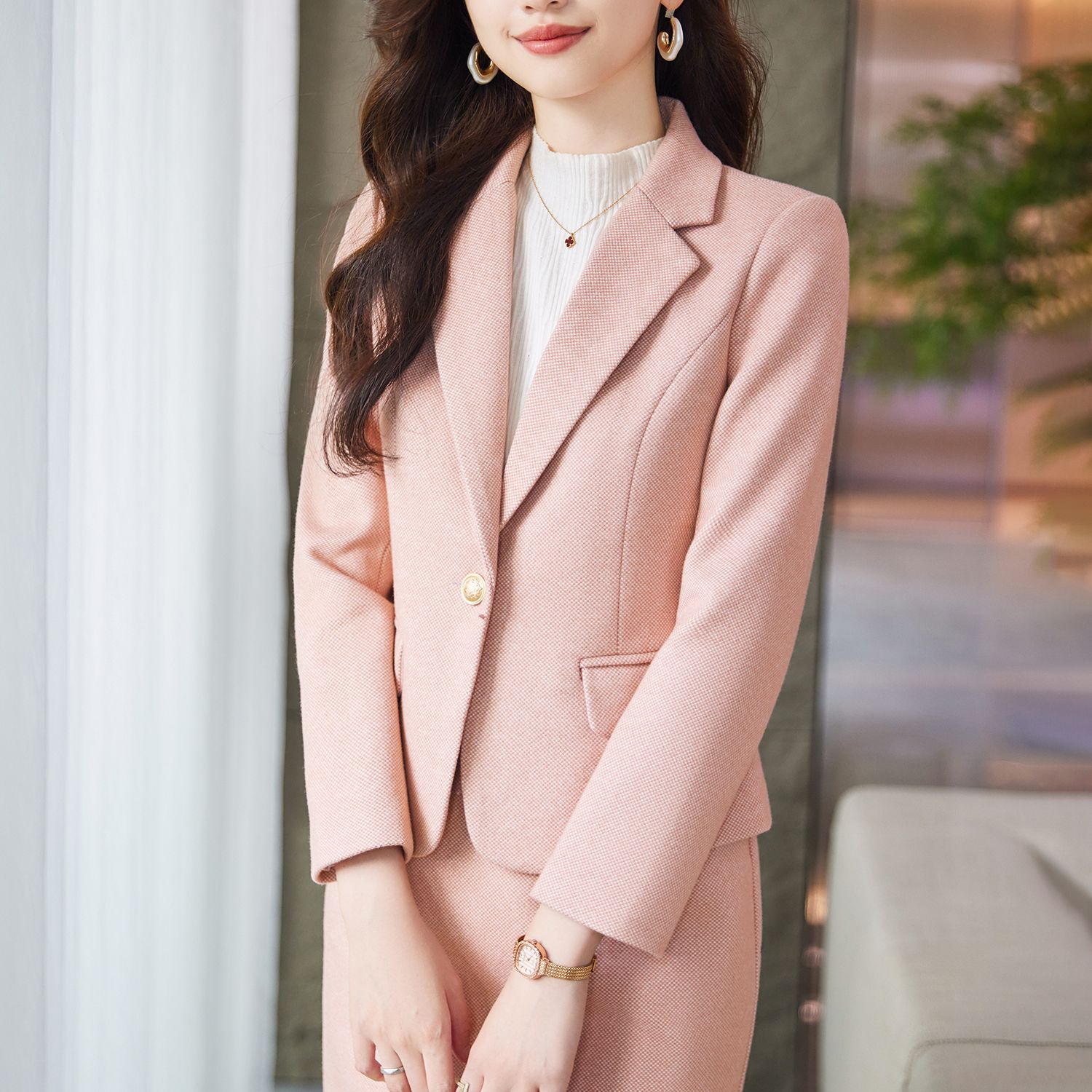 粉色洋氣時尚短款西裝外套女2023春秋新款小個子修身顯瘦西服上衣