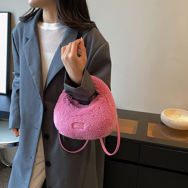 High-End, Nische, kleine, quadratische, modische, einfache Plüschtasche, neuer Herbst- und Wintertrend 2023 für Damen, exquisit_voghion.com