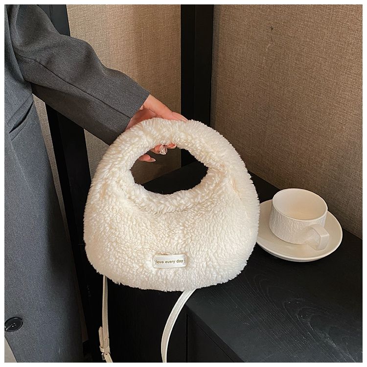 Borsa di peluche semplice, alla moda, di alta qualità, di nicchia, piccola e quadrata, nuova tendenza femminile autunno e inverno 2023, squisita_voghion.com