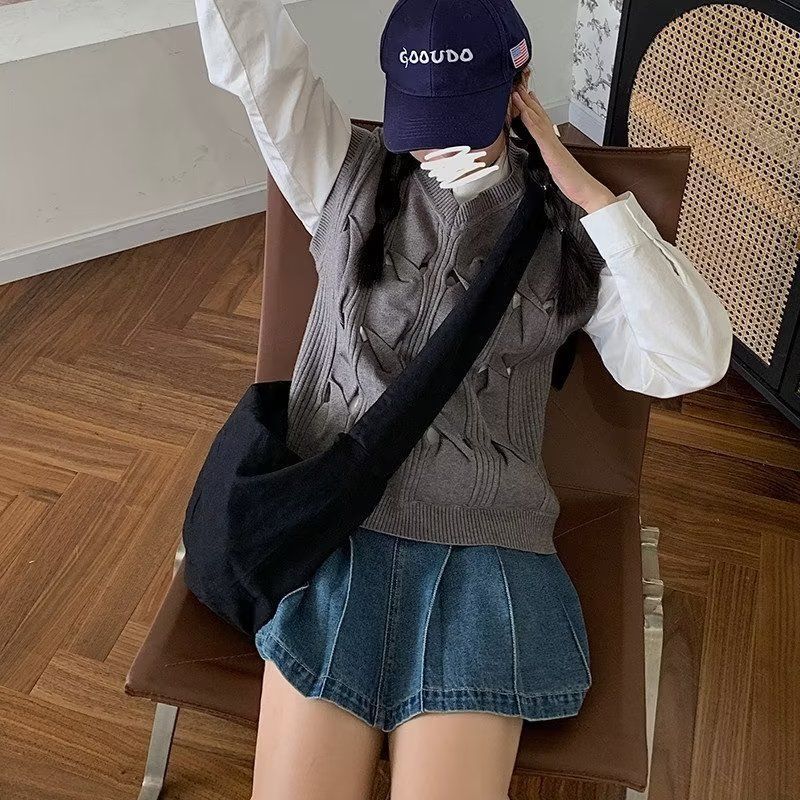 時尚潮牌馬甲針織背心女設計感小眾復古鏤空寬鬆大碼新款別致上衣