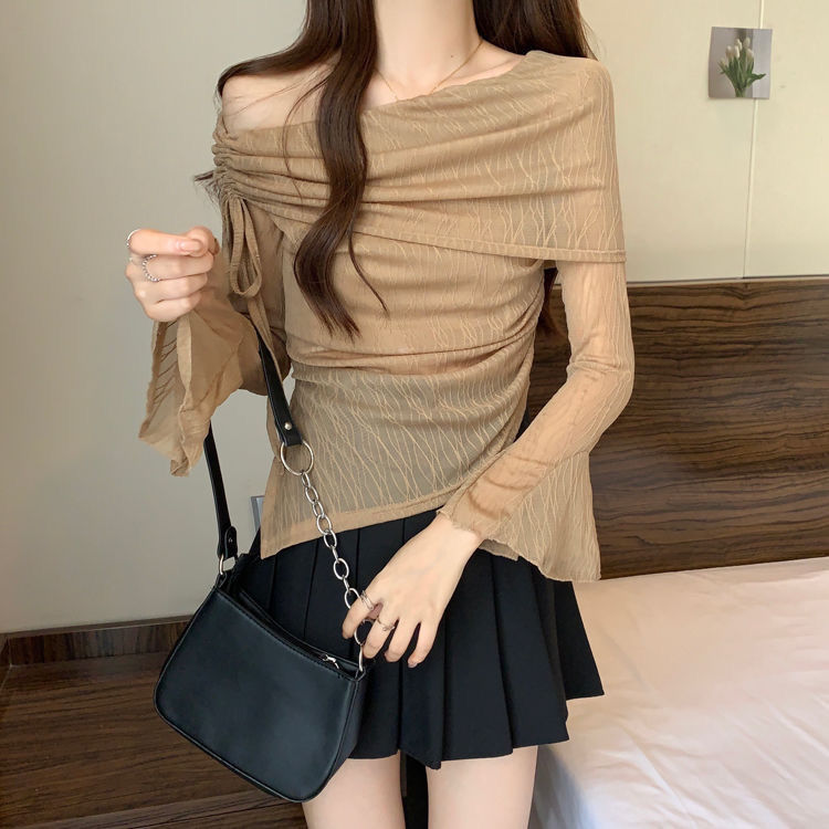 法式一字肩露鎖骨t恤女秋裝高級感不規則修身小眾長袖打底衫上衣