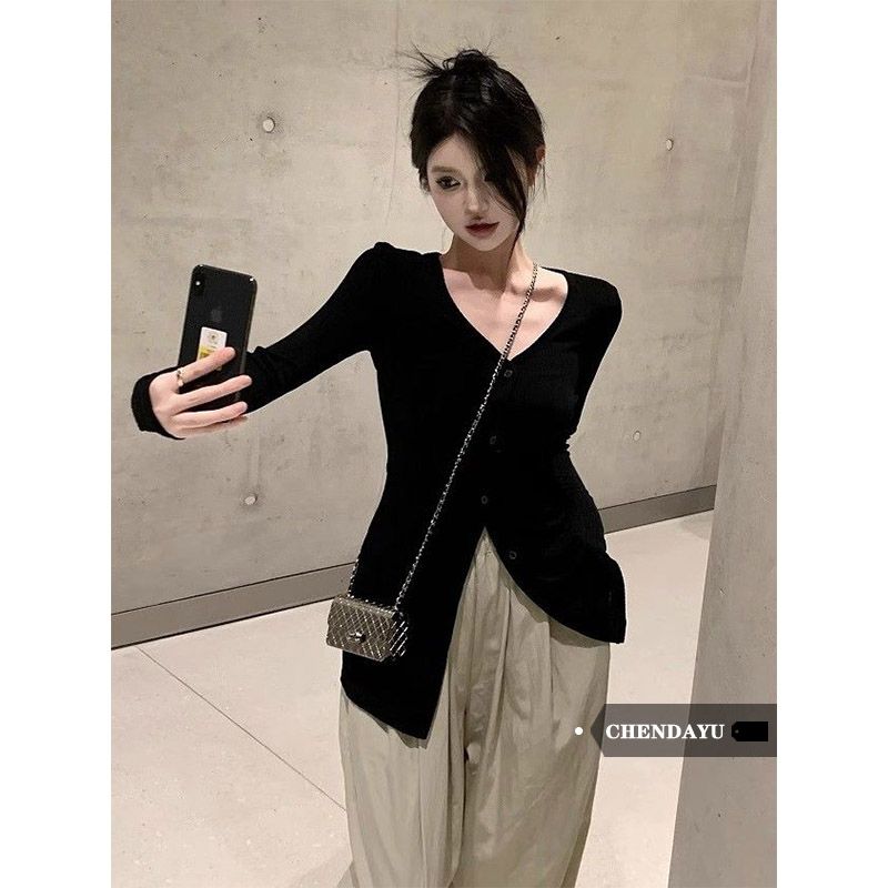 SODAZZZ黑色v領開衫女設計感小眾秋季長袖修身顯瘦薄款防曬上衣潮