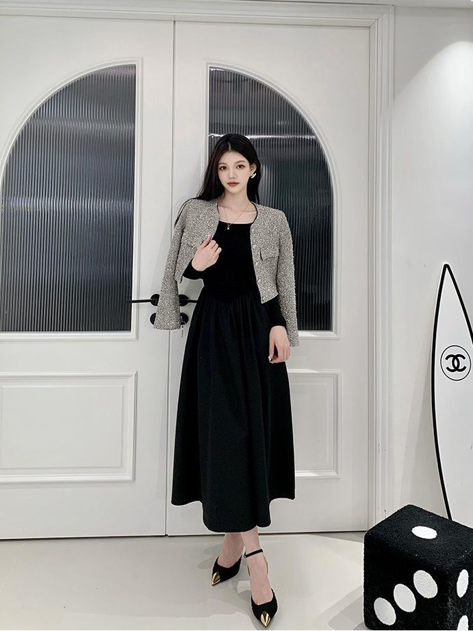 筱姿法式黑色赫本风长袖修身连衣裙2023新款美拉德显瘦韩版长裙子