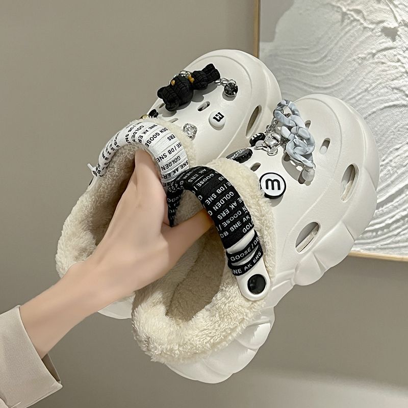 Women's winter cotton shoes with velvet Crocs 2023 outer wear thickening and heightening anti-slip DIY cartoon Northeastern large cotton shoes for women