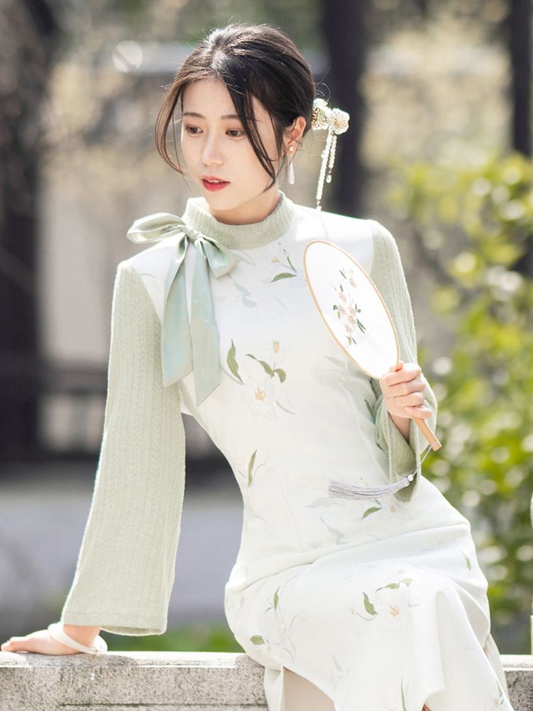 綠色旗袍2023新款高端氣質年輕款少女小清新改良修身小個子連衣裙
