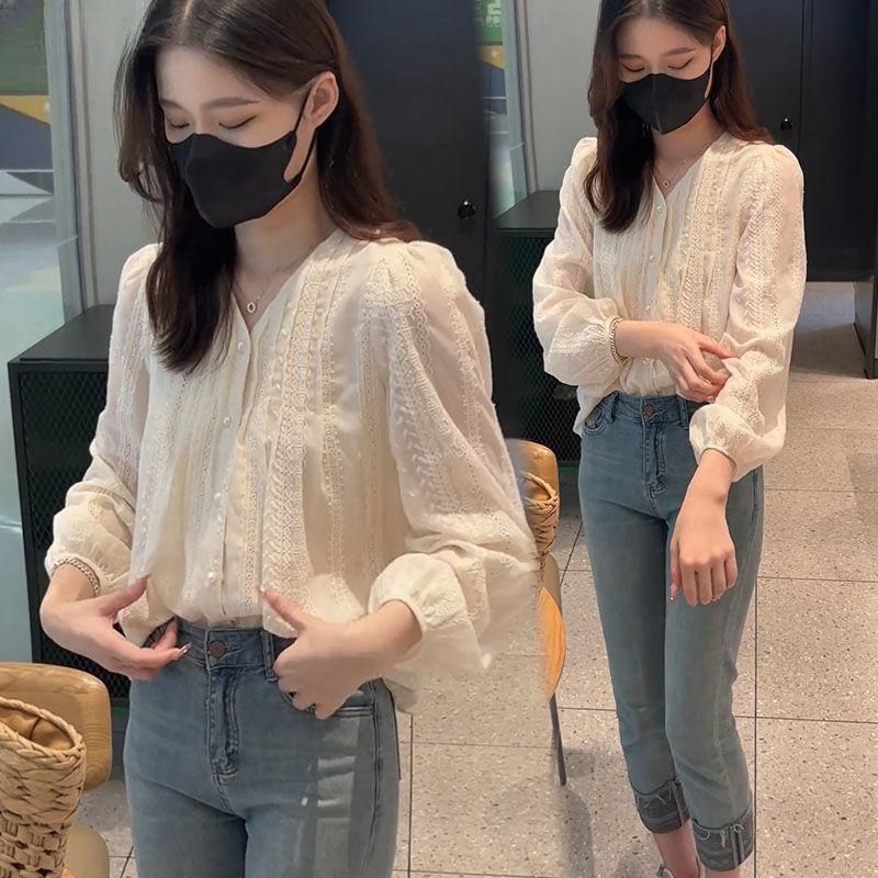 藍海奕諾法式長袖v領蕾絲襯衫女2023秋新款刺繡小衫顯瘦氣質上衣