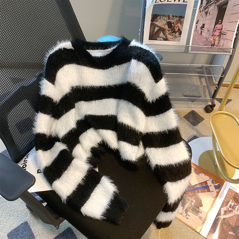 Short black and white striped mink velvet sweater for women autumn and winter loose long-sleeved lazy soft waxy sweater petite top